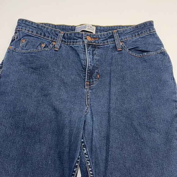 LEVI’s Women’s 12 Boot Cut Blue Jeans - Picture 1 of 3